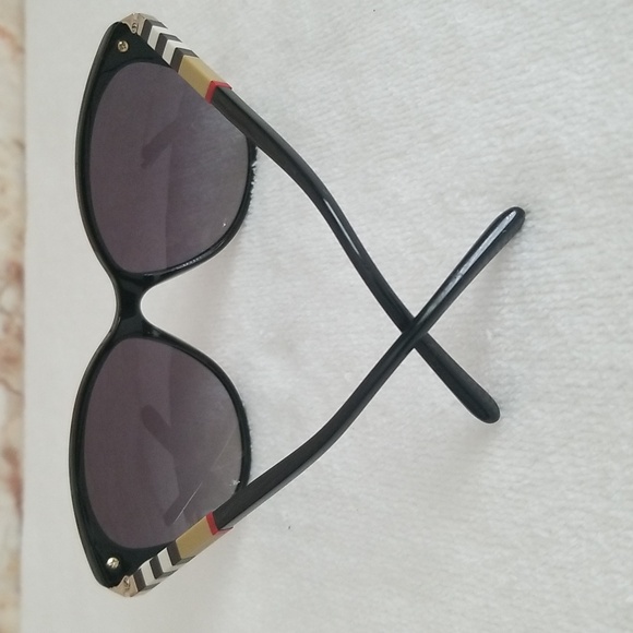 New Burberry Cat Eye Sunglasses - Picture 4 of 12
